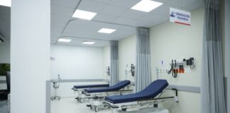 Raquel Peña y director del SNS entregan obras de salud en Valverde