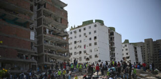 La desesperada búsqueda de desaparecidos en la zona cero del doble terremoto en Venezuela