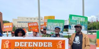 Sindicalistas protestan frente al Congreso y llaman a legisladores no coger presión empresariales sobre la cesantía