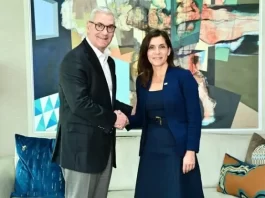 Embajadora de EEUU sigue encuentros con políticos dominicanos; este lunes se reunió con Gonzalo Castillo