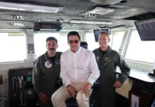 Ministro David Collado y la embajadora Leah Campos realizan visita al portaaviones USS Nimitz