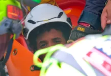 Niño es rescatado con vida tras cinco días bajo los escombros en Venezuela