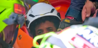 Niño es rescatado con vida tras cinco días bajo los escombros en Venezuela