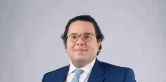 Designa a Víctor Livio Cedeño Brea como nuevo superintendente de Bancos