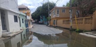 Denuncian que en el Ensanche Isabelita 1, en SDE, imbornales están tapados