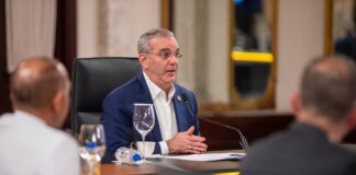 Gobierno presenta sistema de cámaras corporales de la Policía para supervisar operaciones en tiempo real