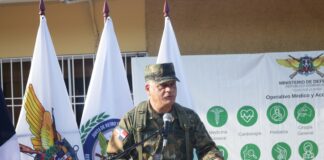 Cambita Garabitos entrega llave municipal al ministro de Defensa y lo declara hijo adoptivo