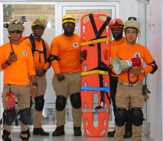 Director Defensa Civil felicita a voluntarios por labor durante Simulacro de Evacuación por Terremoto
